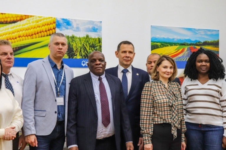 Посол Уганды посетил «Агрохимикат»